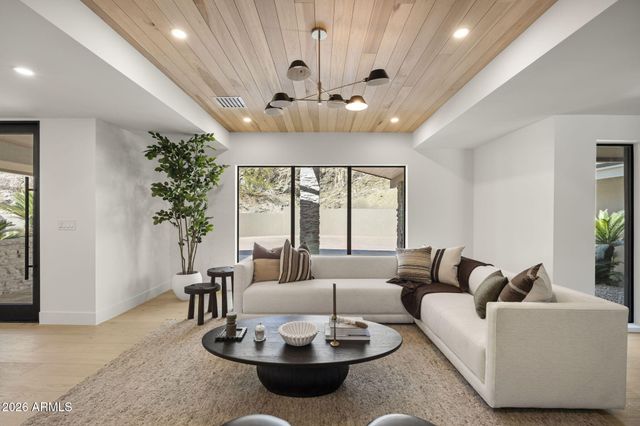 3500 E LINCOLN Drive 26, Phoenix, AZ 85018