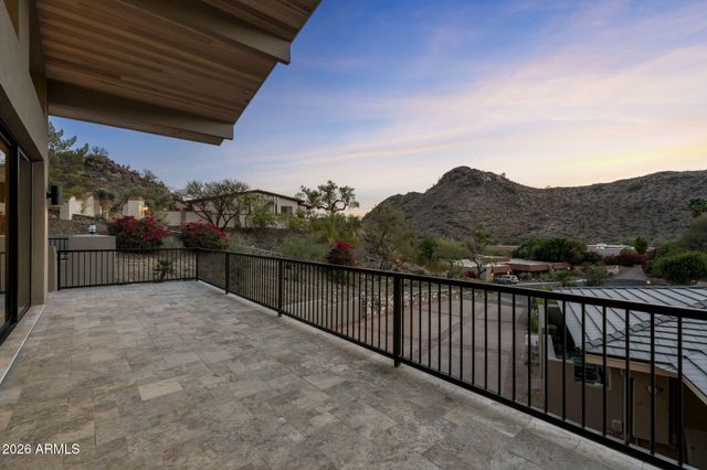 3500 E LINCOLN Drive 26, Phoenix, AZ 85018