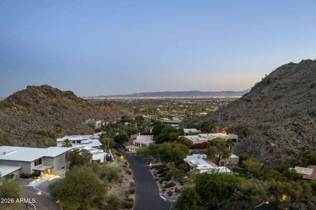 3500 E LINCOLN Drive 26, Phoenix, AZ 85018
