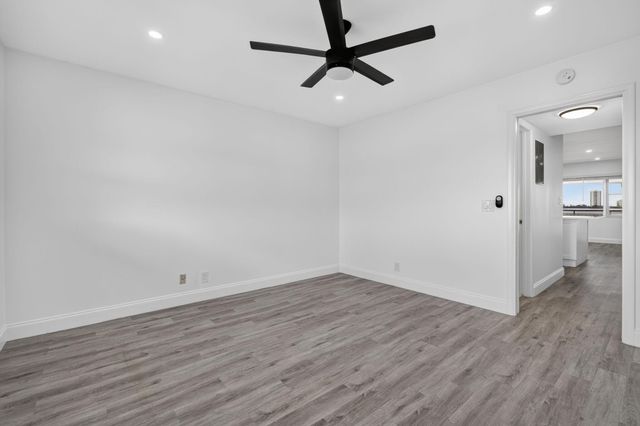 100 SHORE Court 311, North Palm Beach, FL 33408