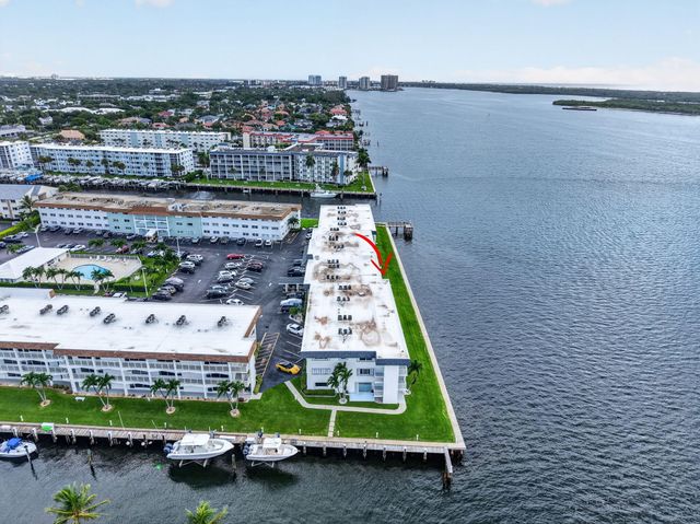 100 SHORE Court 311, North Palm Beach, FL 33408