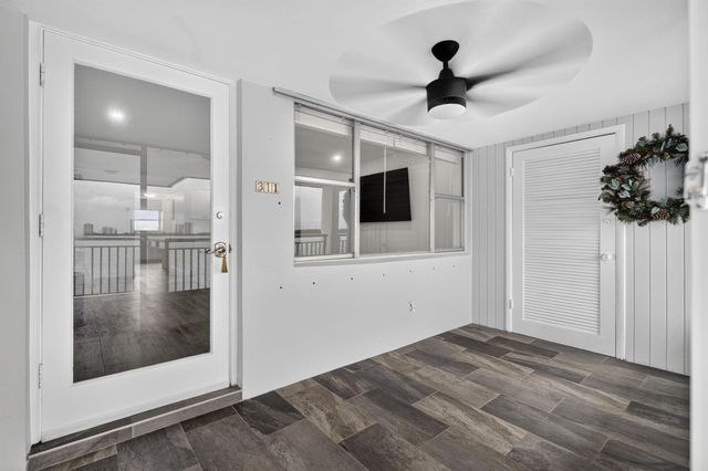 100 SHORE Court 311, North Palm Beach, FL 33408