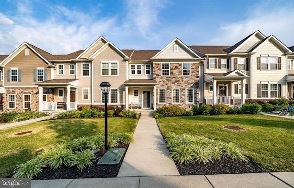 733 SUN VALLEY CT, Glenmoore, PA 19343
