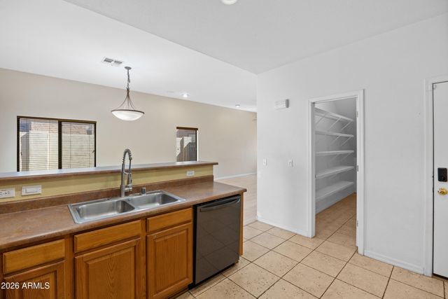 7031 S GOLFSIDE Lane, Phoenix, AZ 85042