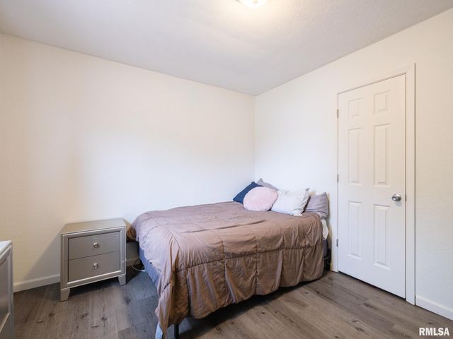 713 PEKIN Avenue, Creve Coeur, IL 61610