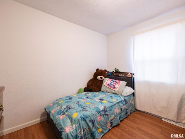 713 PEKIN Avenue, Creve Coeur, IL 61610