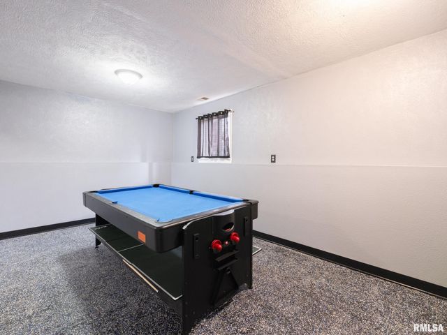 713 PEKIN Avenue, Creve Coeur, IL 61610