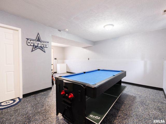 713 PEKIN Avenue, Creve Coeur, IL 61610