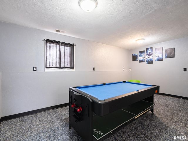 713 PEKIN Avenue, Creve Coeur, IL 61610