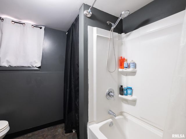 713 PEKIN Avenue, Creve Coeur, IL 61610