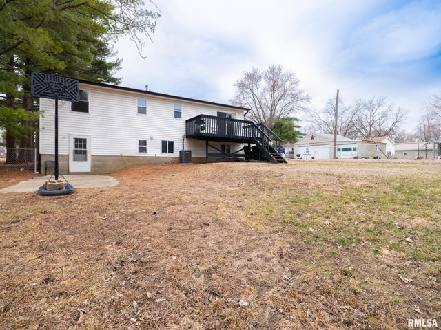 713 PEKIN Avenue, Creve Coeur, IL 61610