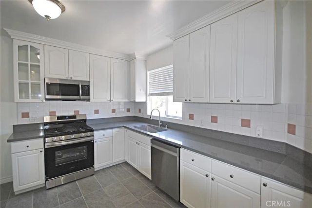 2345 Montrose Avenue 2, Montrose, CA 91020