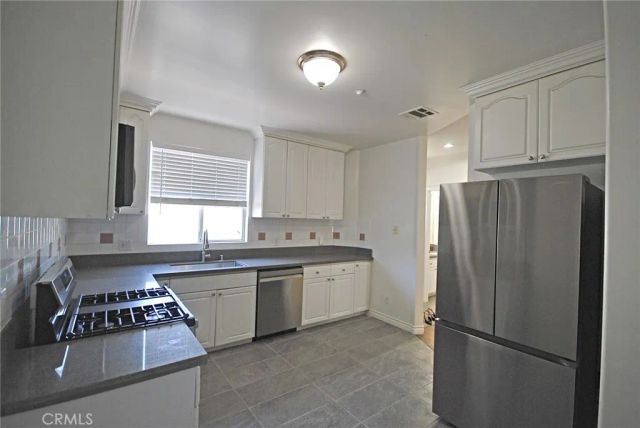 2345 Montrose Avenue 2, Montrose, CA 91020
