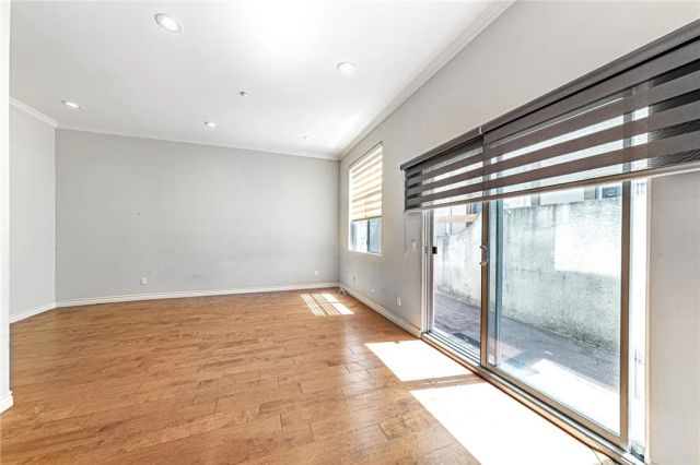 2345 Montrose Avenue 2, Montrose, CA 91020