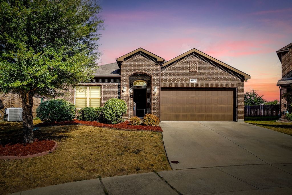 1956 Kachina Lodge Road, Fort Worth, TX 76131 — exterior