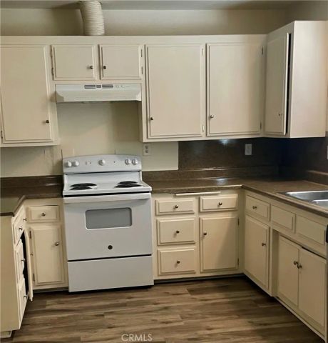 1041 Whittier Avenue, Hemet, CA 92543