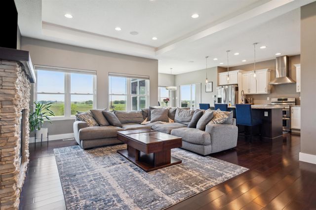 5104 William Dr, Waterloo, IA 50701