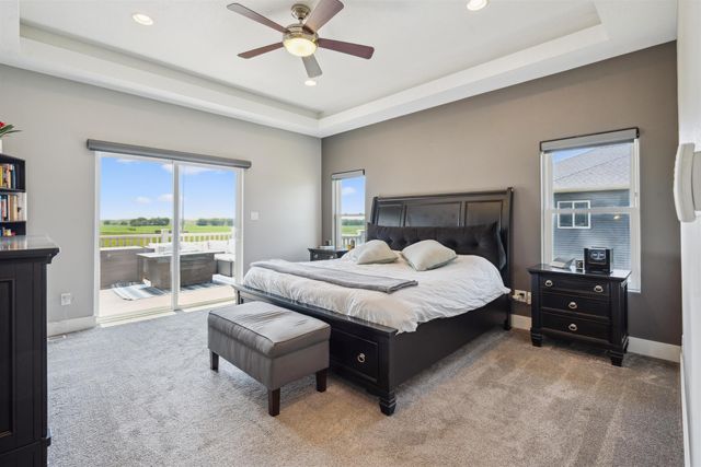 5104 William Dr, Waterloo, IA 50701