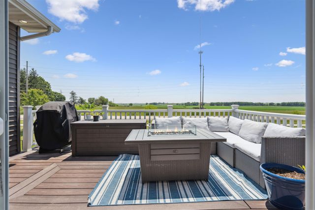 5104 William Dr, Waterloo, IA 50701