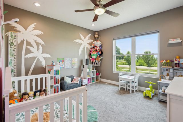 5104 William Dr, Waterloo, IA 50701