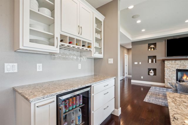 5104 William Dr, Waterloo, IA 50701