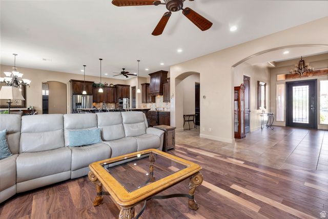 373 W MERIDIAN DR, Ivins, UT 84738