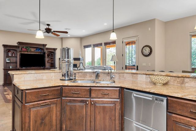 373 W MERIDIAN DR, Ivins, UT 84738