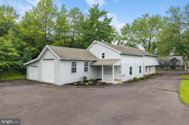 2965 UPPER RIDGE RD, Pennsburg, PA 18073