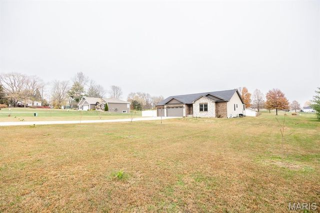 2620 Vulliet Road, Highland, IL 62249