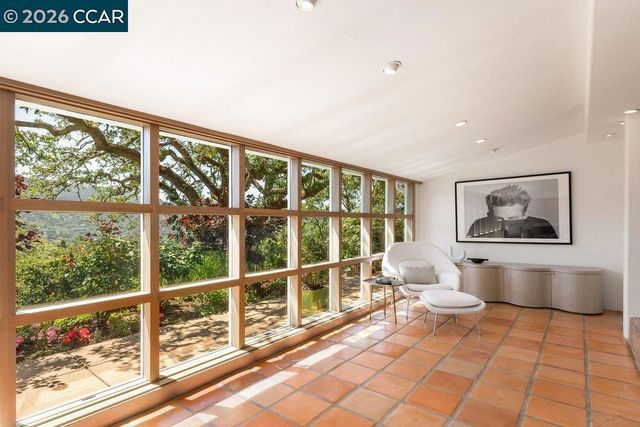 371 Camino Sobrante, Orinda, CA 94563