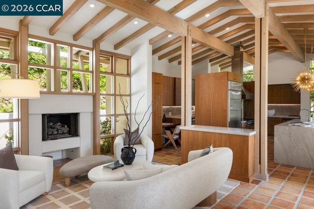 371 Camino Sobrante, Orinda, CA 94563