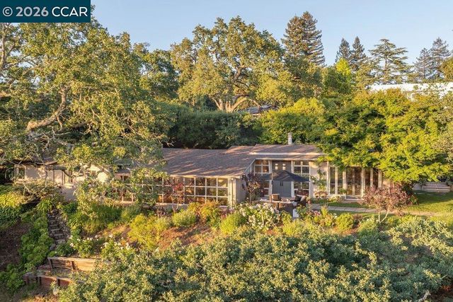 371 Camino Sobrante, Orinda, CA 94563