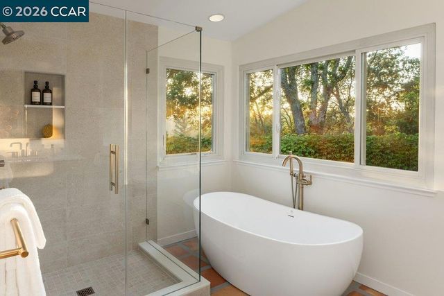 371 Camino Sobrante, Orinda, CA 94563