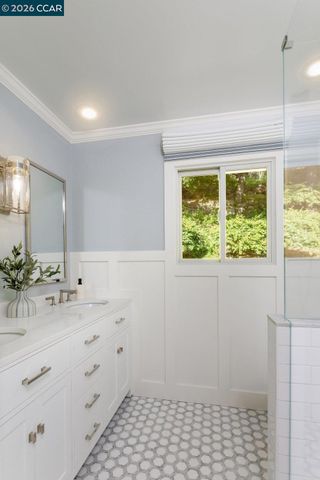 371 Camino Sobrante, Orinda, CA 94563