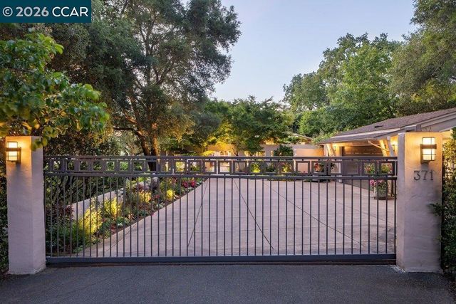371 Camino Sobrante, Orinda, CA 94563
