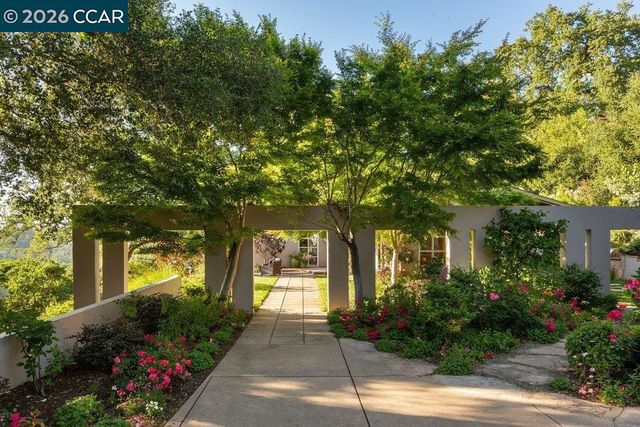 371 Camino Sobrante, Orinda, CA 94563