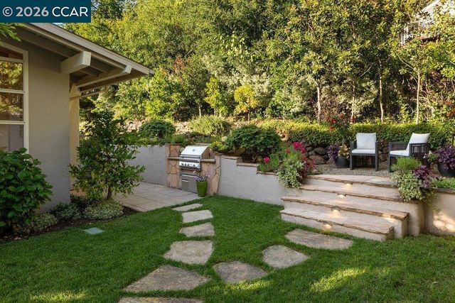 371 Camino Sobrante, Orinda, CA 94563
