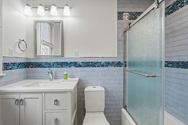 1361 VINTON AVE, Memphis, TN 38104