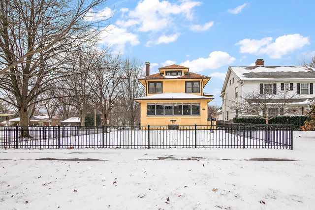 997 S Evergreen Avenue, Kankakee, IL 60901