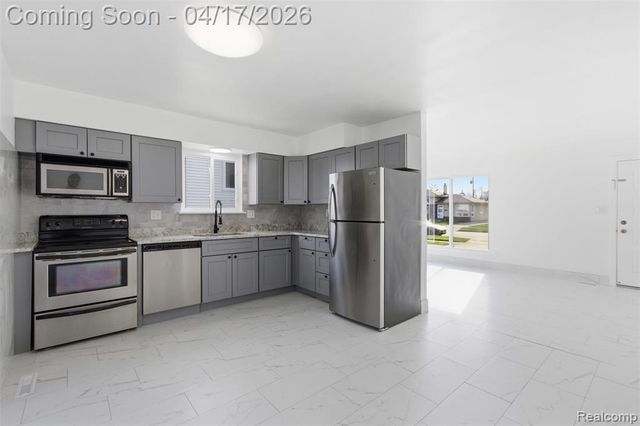 34580 Viceroy Drive, Sterling Heights, MI 48310