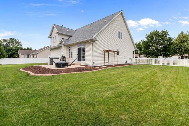 3152 SAVANNA WAY, Green Bay, WI 54311