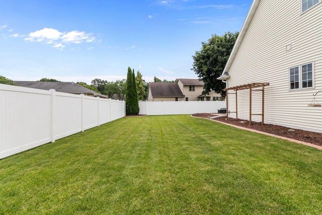 3152 SAVANNA WAY, Green Bay, WI 54311