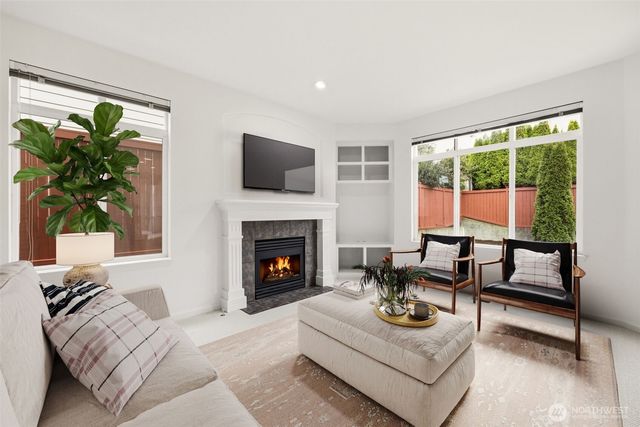 2005 NE 35th Place, Renton, WA 98056