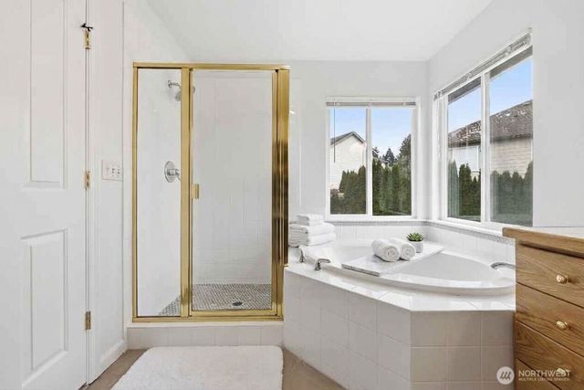 2005 NE 35th Place, Renton, WA 98056