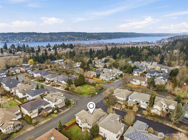 2005 NE 35th Place, Renton, WA 98056