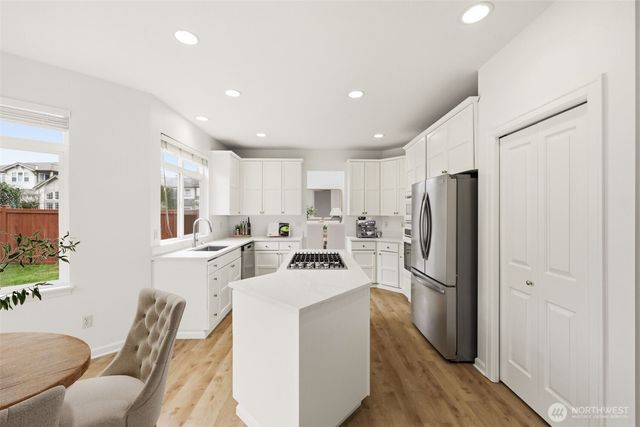 2005 NE 35th Place, Renton, WA 98056