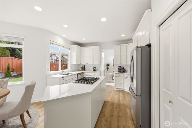 2005 NE 35th Place, Renton, WA 98056