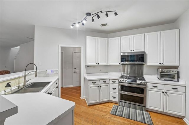 195 Sable Pointe Drive, Milton, GA 30004