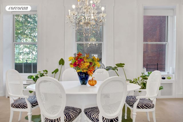 35 W 11TH Street, New York City, NY 10011