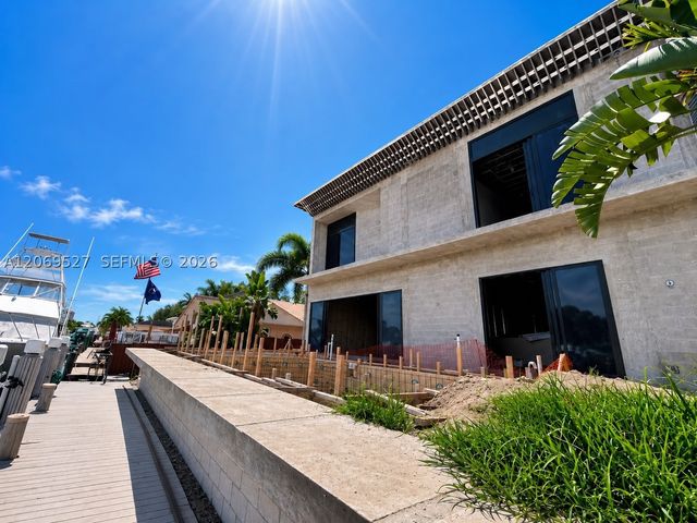 2377 SE 15th St, Pompano Beach, FL 33062